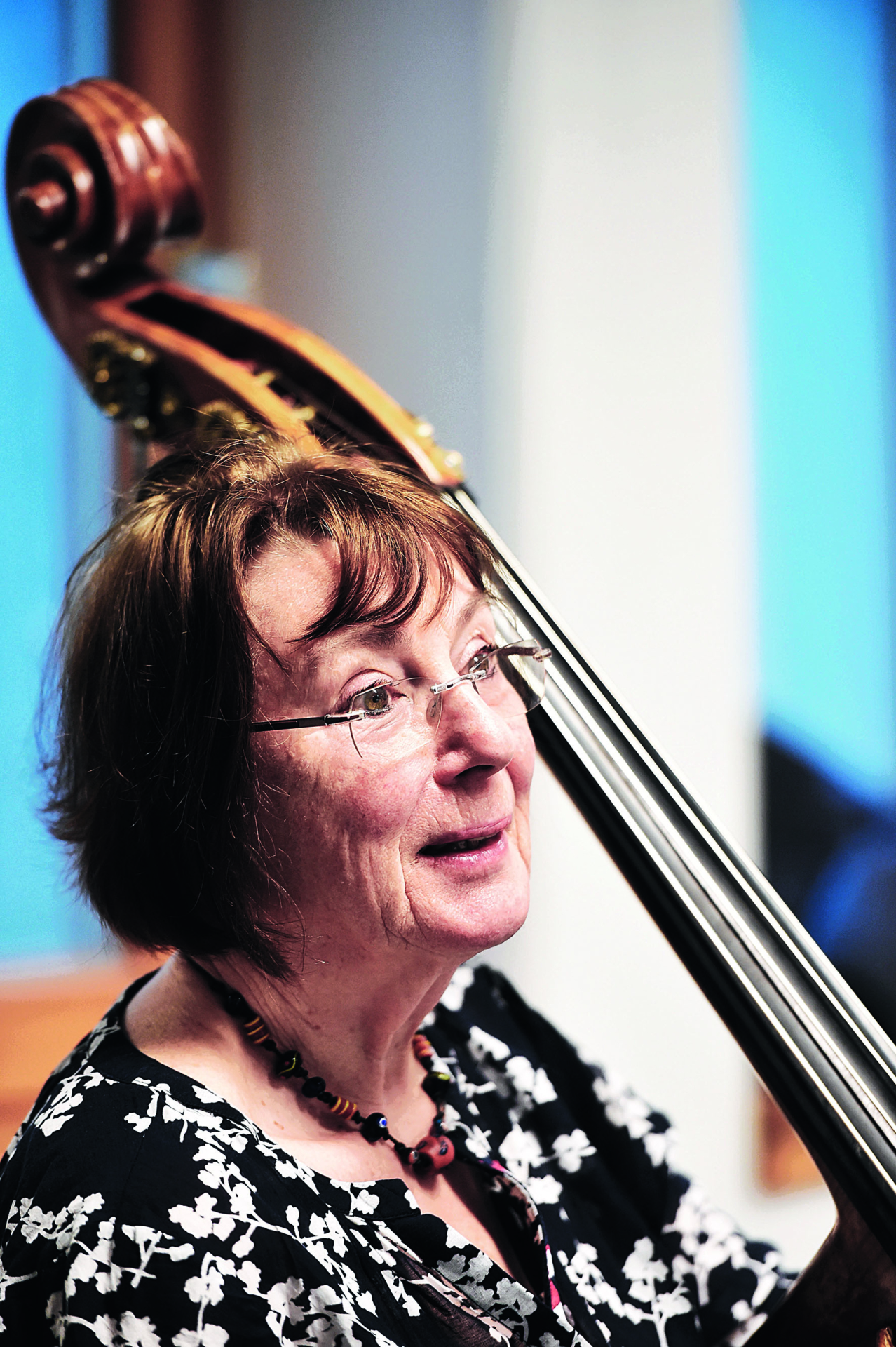 Strahlende Kontrabassistin bei der Bundesmusikwoche 2019, Foto: Ruth Dill